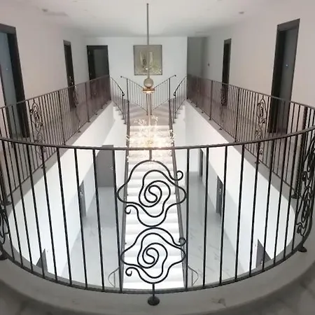 Villa Maxor Palace