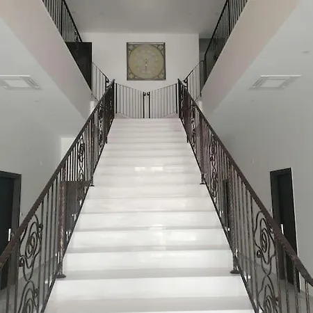 Maxor Palace
